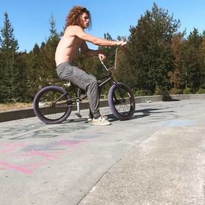 Meet your Posher, Devyn